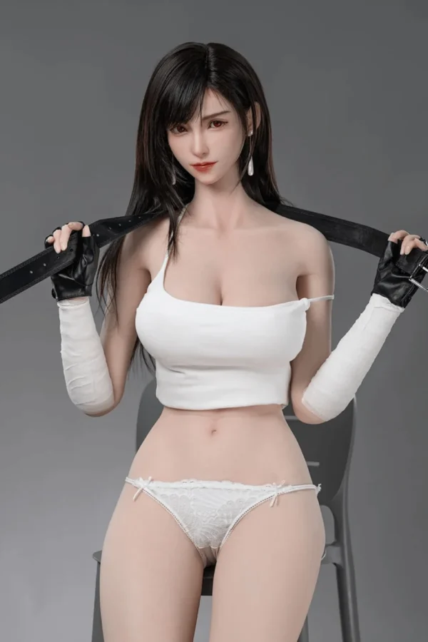 Tylia: Outstanding Sex Doll